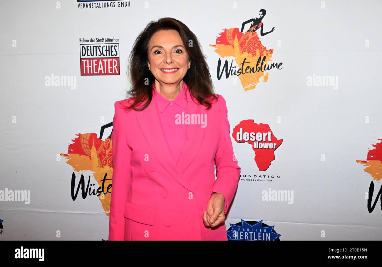 Munich, Germany. 05th Oct, 2023. Presenter Uschi Dämmrich von Luttitz at the German premiere of the musical "Wüstenblume" at the Deutsches Theater. Credit: Felix Hörhager/dpa/Alamy Live News Stock Photo