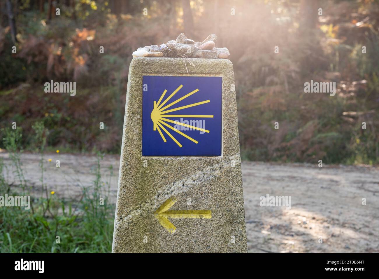 Camino de Santiaga mile marker, Portuguese Way (Camino Portugues) Galicia, Spain Stock Photo