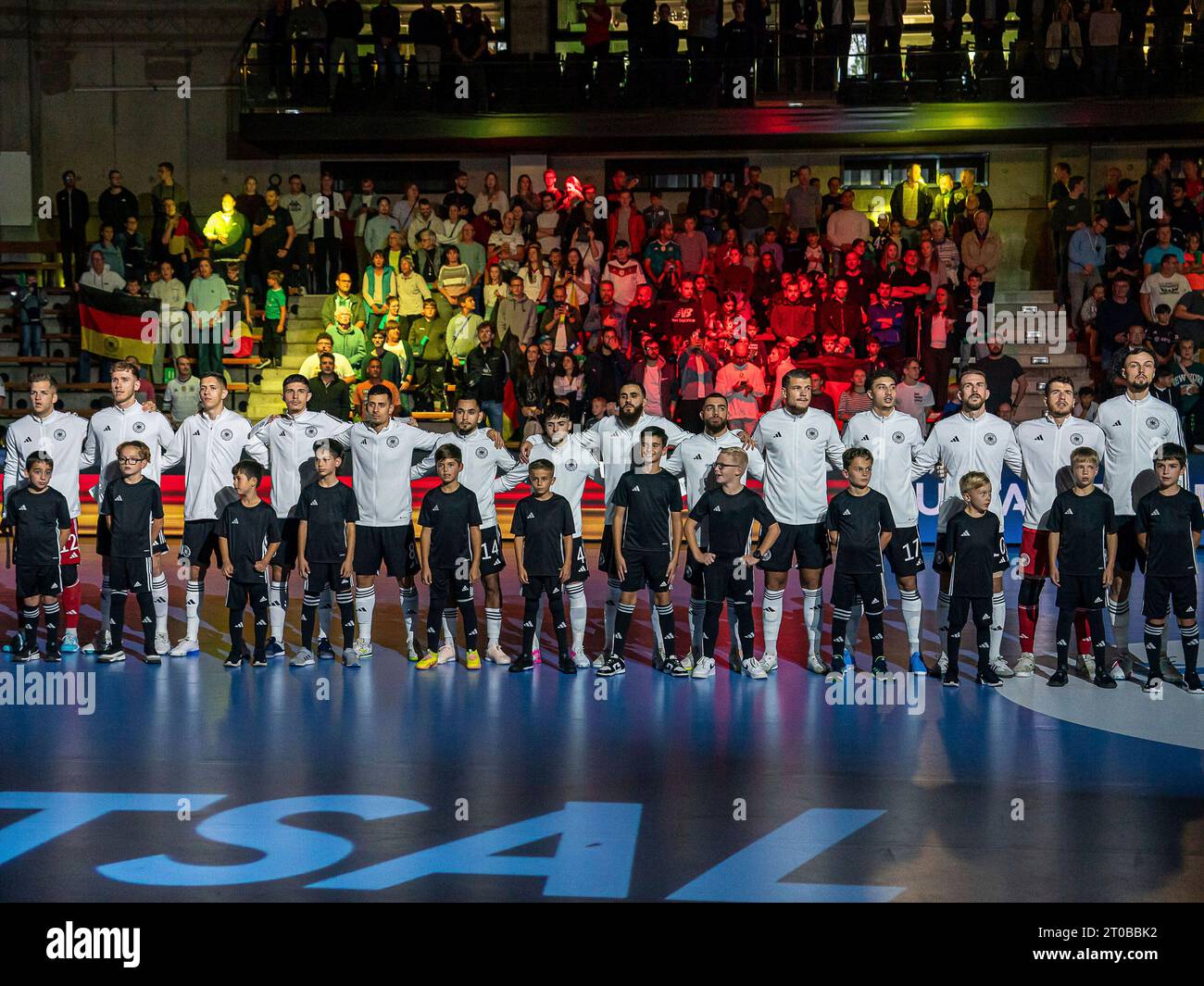 Goeppingen, Deutschland. 05th Oct, 2023. Die deutsche Nationalmannschaft vor dem Spiel, Deutschland vs. Slowakei, Eliterunde WM-Qualifikation, Futsal, Herren, 05.10.2023 Foto: EIBNER/Michael Schmidt Credit: dpa/Alamy Live News Stock Photo