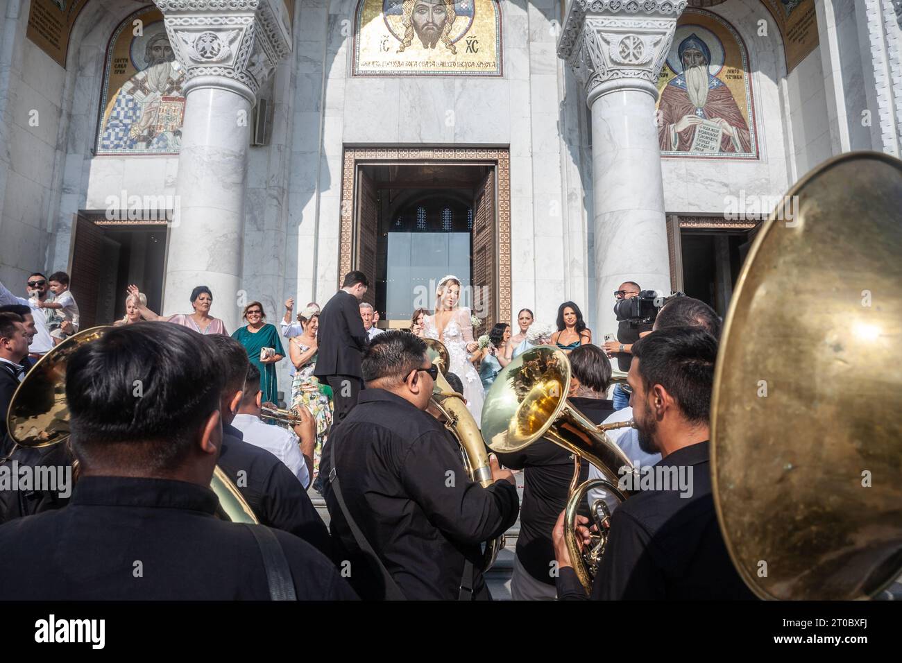 Picture of a Roma band playing their typical instruments (trumpet