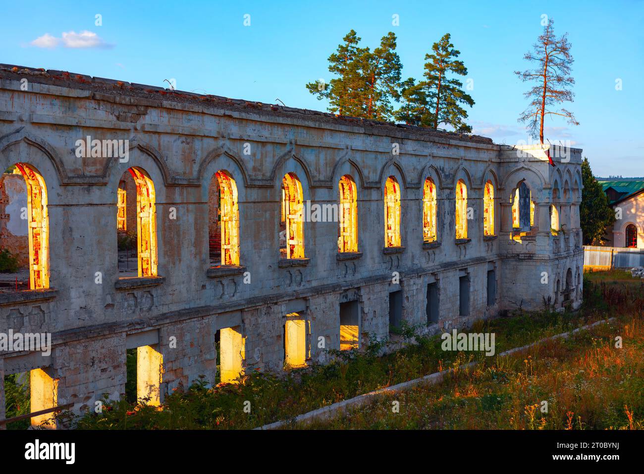 Arches old ruins church hi-res stock photography and images - Alamy