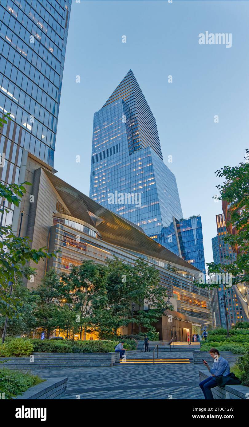 20 Hudson Yards, the shopping and dining hub linking 10 Hudson Yards (rear) with 30 Hudson Yards, is home to high-end retailers and restaurants. Stock Photo
