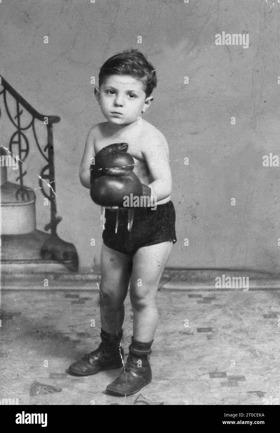 Circa 1944, Philadelphia, Pennsylvania: FRANKIE AVALON, 3, boxing gloves and ready. Francis Thomas Avallone, better known as Frankie Avalon, an American actor, singer, and former teen idol. He had 31 charting U.S. Billboard singles from 1958 to late 1962, including number one hits, 'Venus' and 'Why' in 1959. Born: September 18, 1940 , Philadelphia, PA. Height: 5? 8?. (Credit Image: © SMP/Globe Photos via ZUMA Press Wire) EDITORIAL USAGE ONLY! Not for Commercial USAGE! Stock Photo