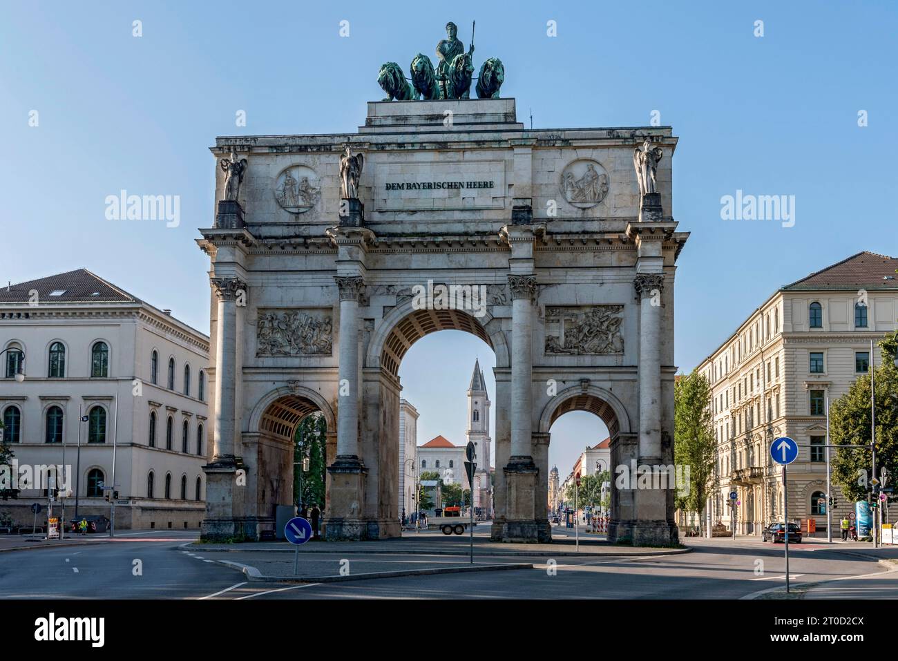 Victory Gate, triumphal arch by Friedrich von Gaertner, quadriga
