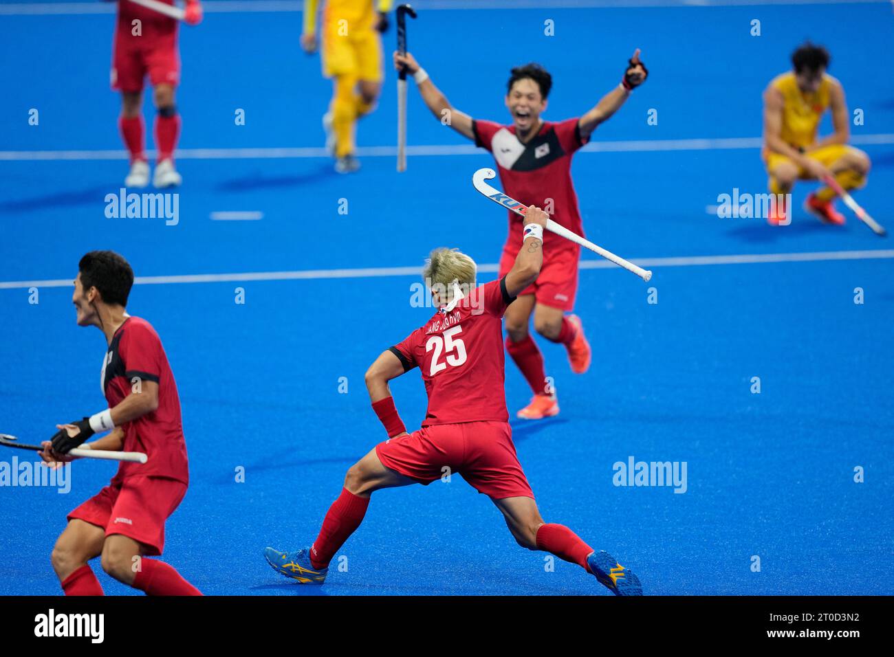 South Korea s Jonghyun Jang Center And Teammates Celebrate After south-korea-s-jonghyun-jang-center-and-teammates-celebrate-after