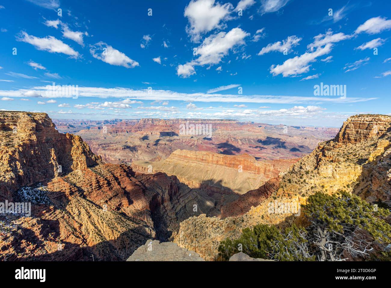 impressive-south-rim-of-the-grand-canyon-hi-res-stock-photography-and