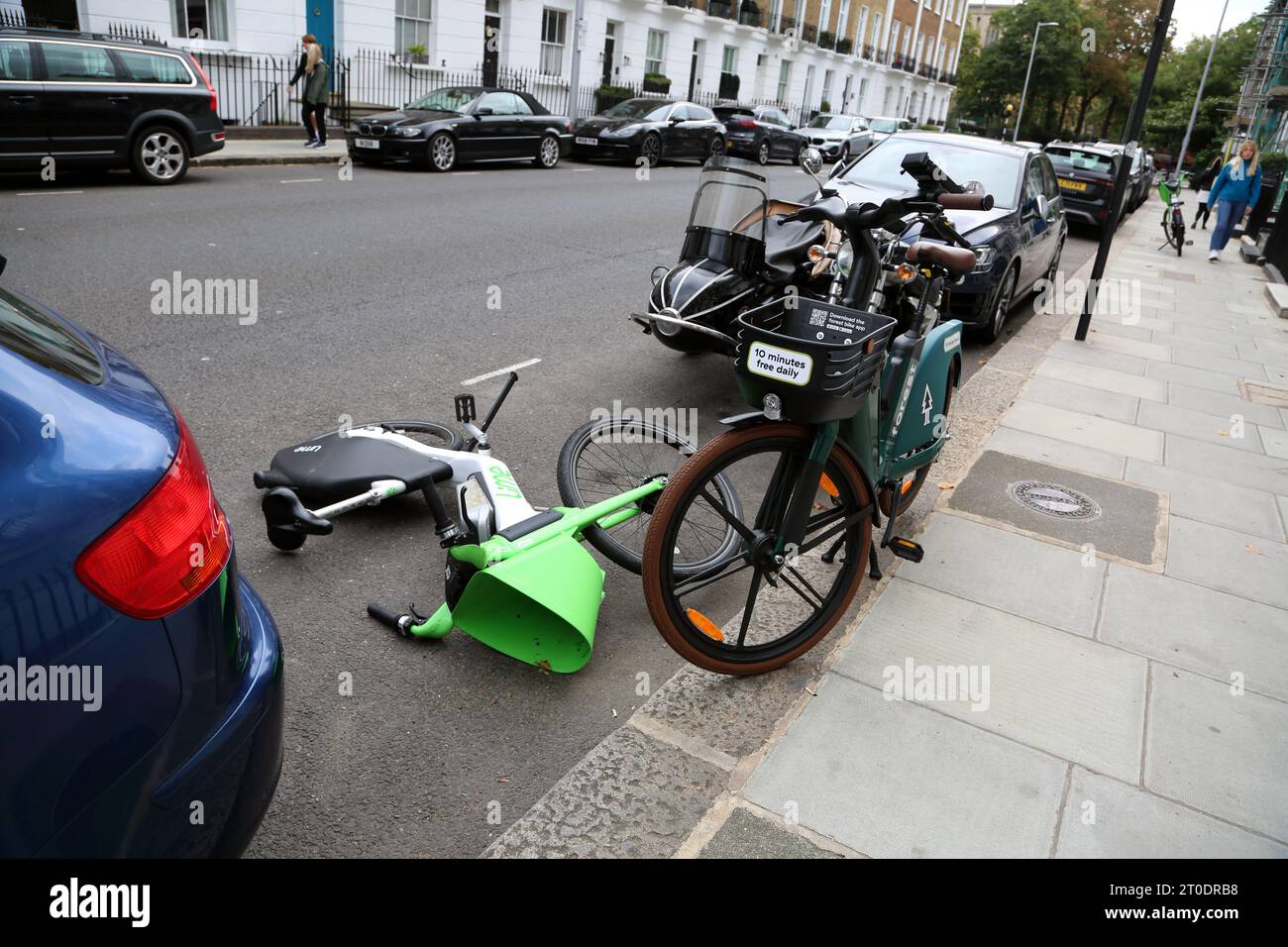 Forest (Formerly Humanforest)  e-Bike Dockless Bicycle Hire System and Lime e-Bike Chelsea London England Stock Photo