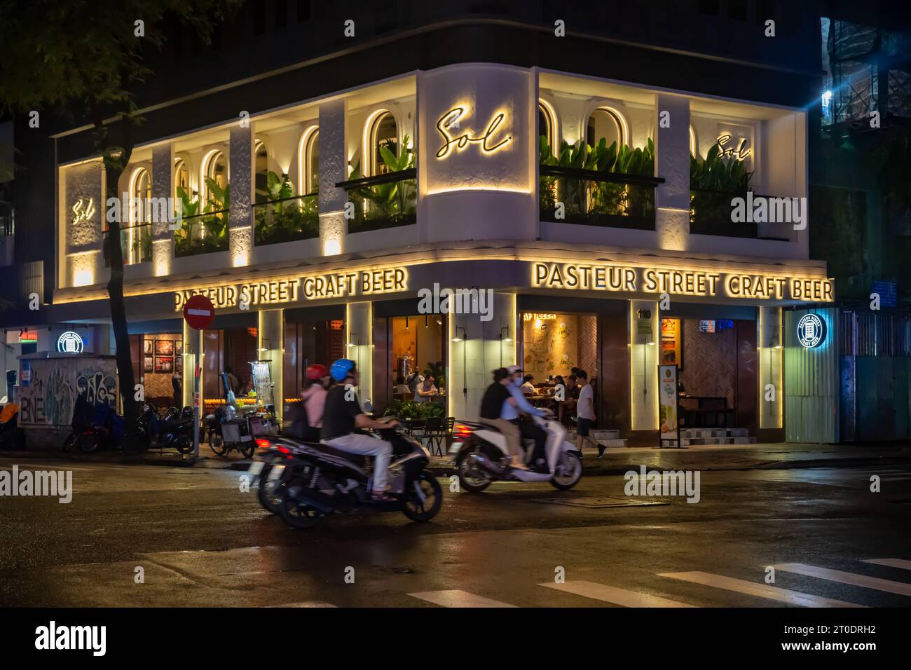 Pasteur Street Brewing, Ly Tu Trong at night, Ho Chi Minh City, Vietnam