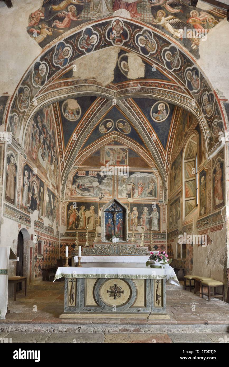 Vallo di Nera (Italy, Umbria, Valnerina - province of Perugia), church of  Santa Maria, apsidal basin Stock Photo - Alamy