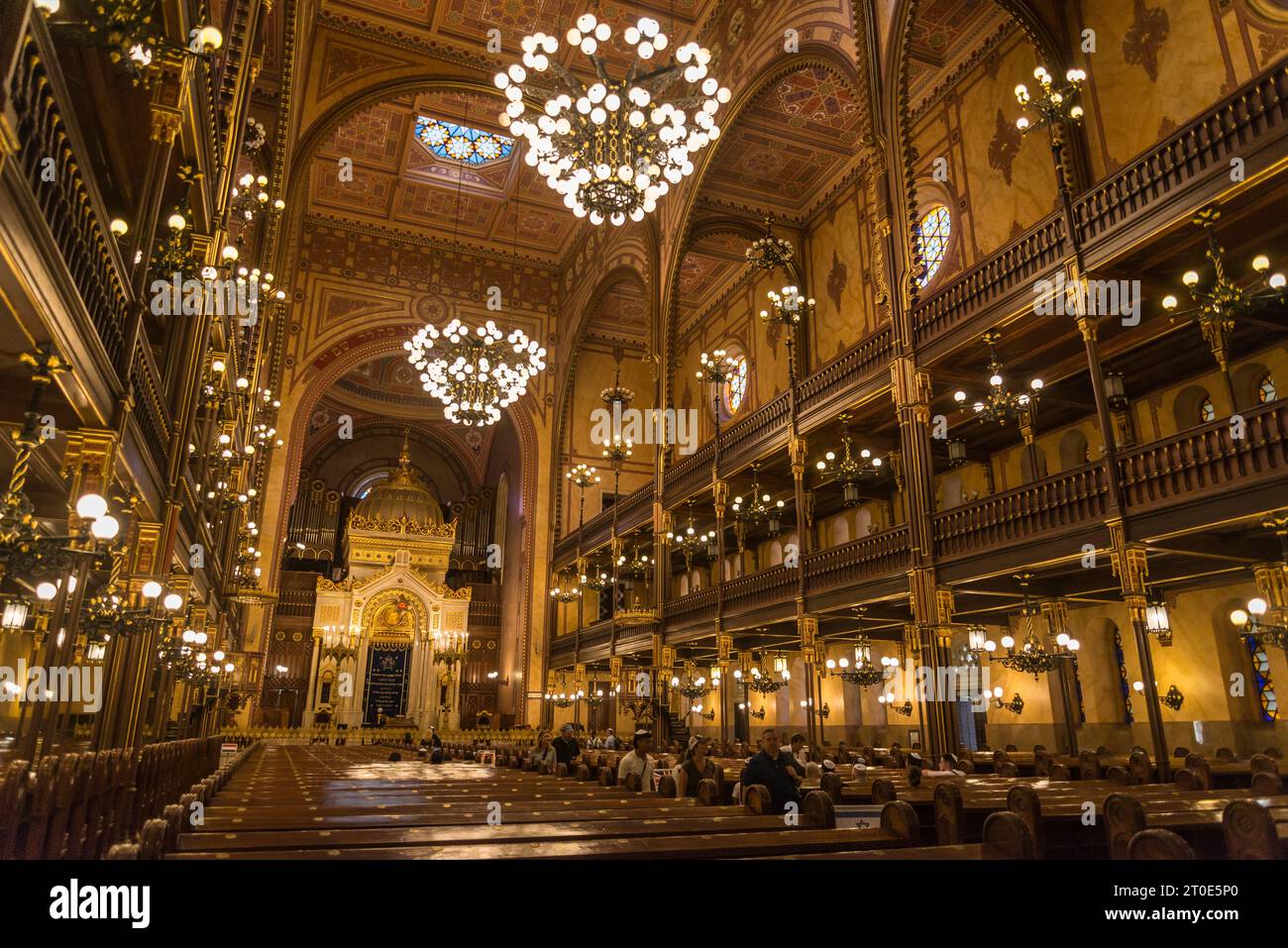 Doh ny street synagogue second largest synagogue in the world