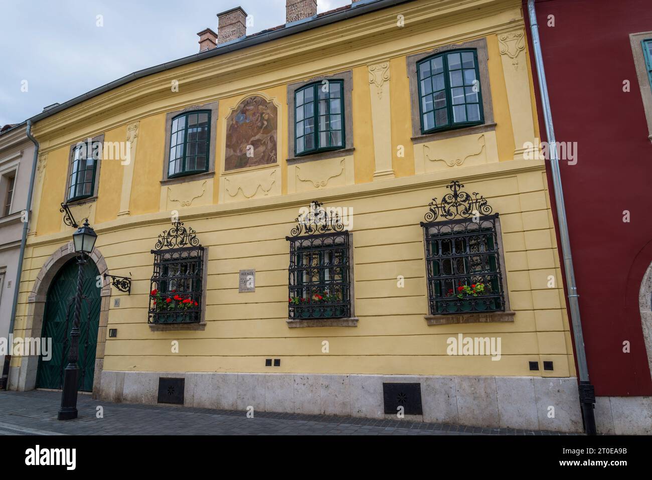 Budapest traditional houses hi-res stock photography and images - Alamy