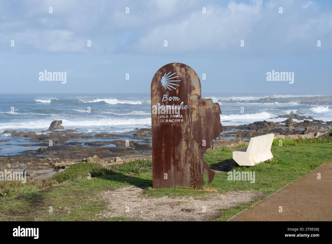 Bom Caminho sign on the Portuguese Coastal Way (Caminho Portugues Coastal Way) overlooking the Atlantic coastline, Vila Praia de Ancora, Portugal Stock Photo