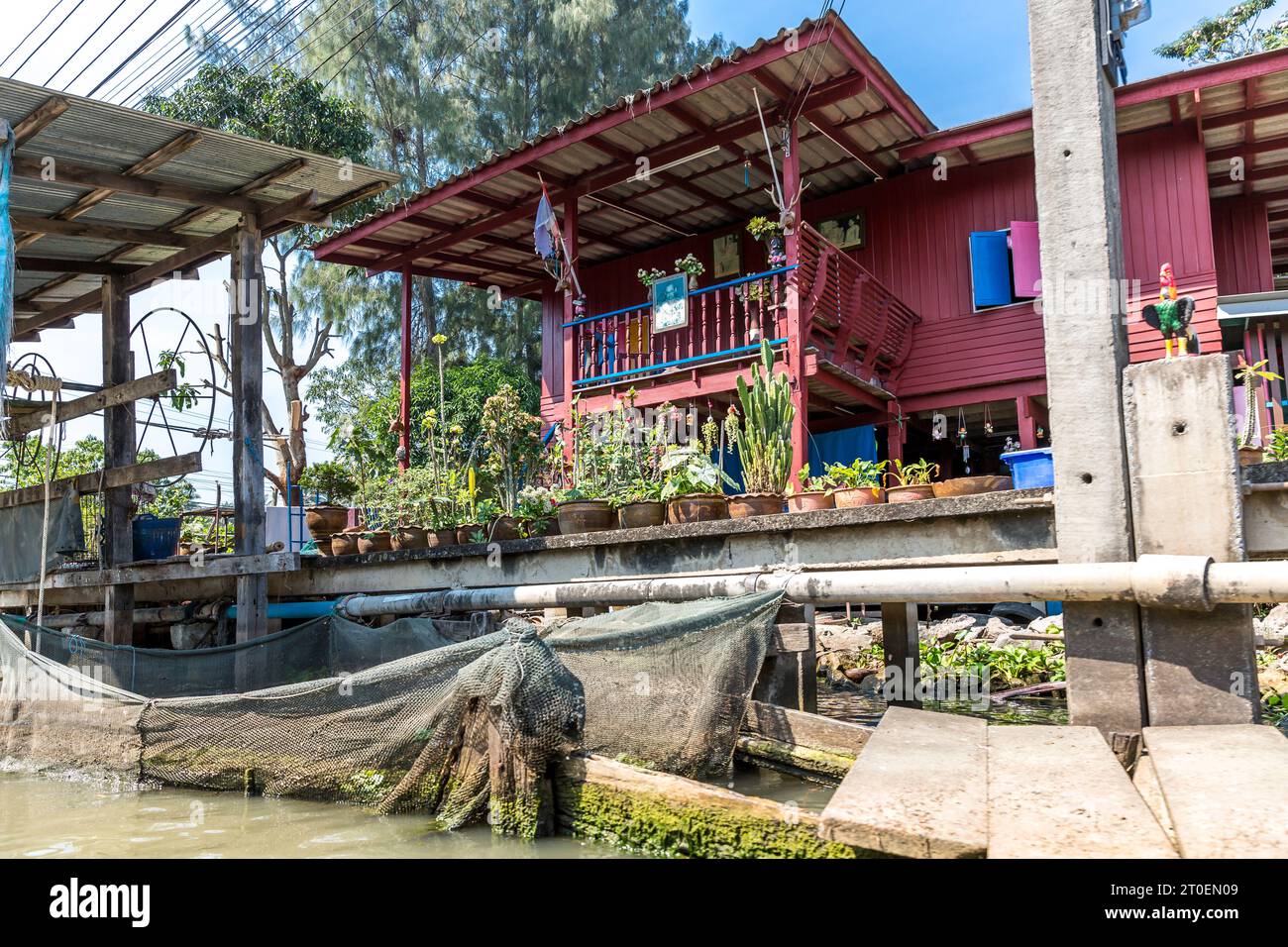 Houses by the river, floating market, Damnoen Saduak Floating Market, Ratchaburi, Bangkok, Thailand, Asia Stock Photo