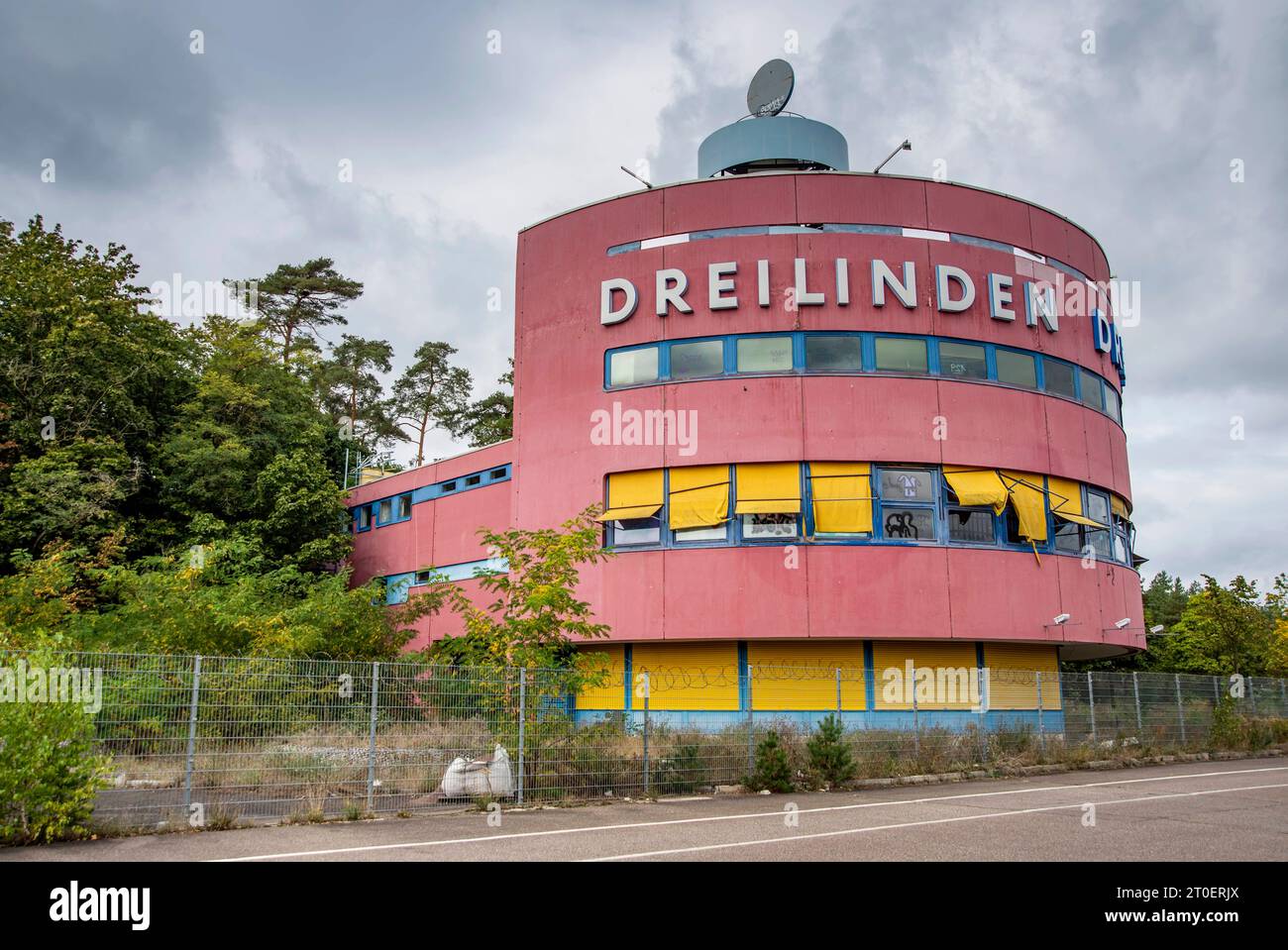 05 . 10 . 2023 . Historisches Gebäude der Raststätte Dreilinden am