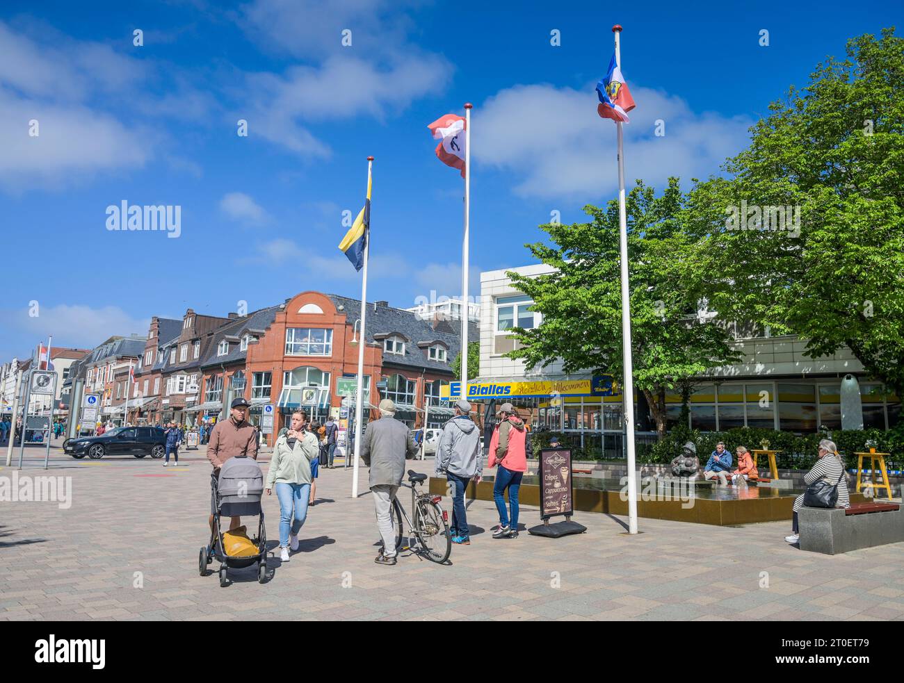Passanten, Einkaufsstraße und Fußgängerzone Wilhelmstraße, Westerland ...