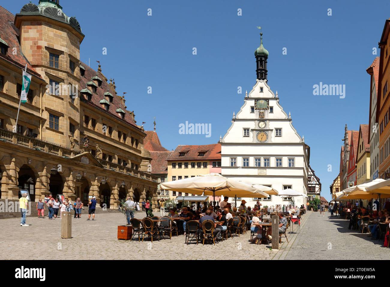 Old town hall and council drinking bar at the historic market place, Rothenburg ob der Tauber, Middle Franconia, Romantic Road, Tauber Valley, Bavaria, Germany Stock Photo