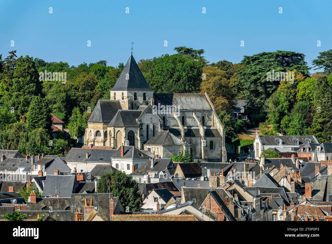 The Romanesque collegiate church of SaintDenis was built from 1107
