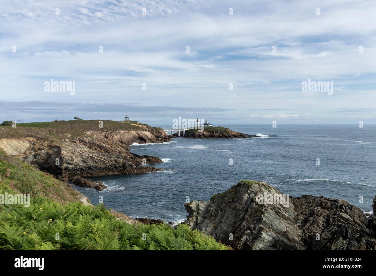 Dark jagged rocks deep hi-res stock photography and images - Alamy
