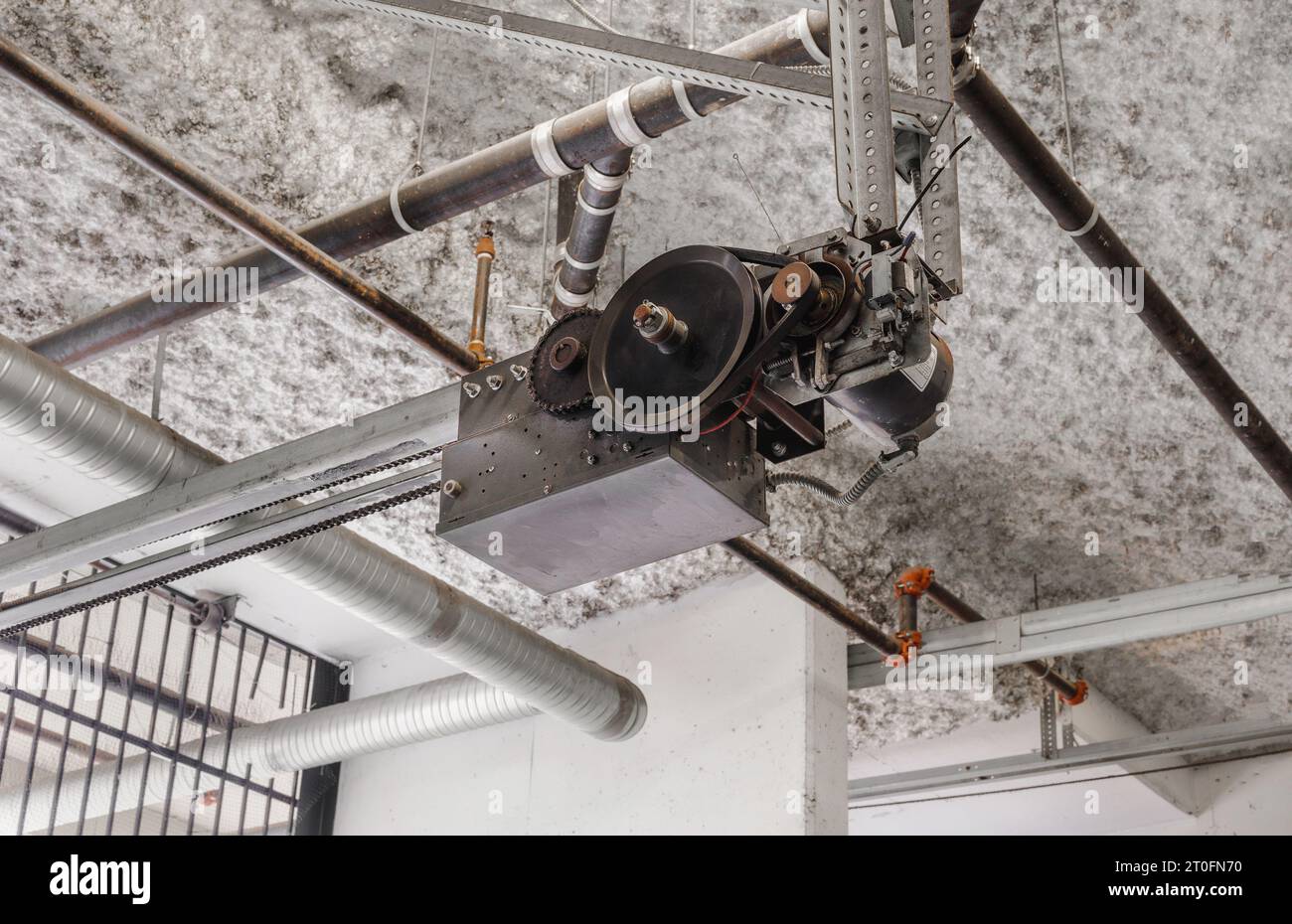 Belt drive hi-res stock photography and images - Alamy