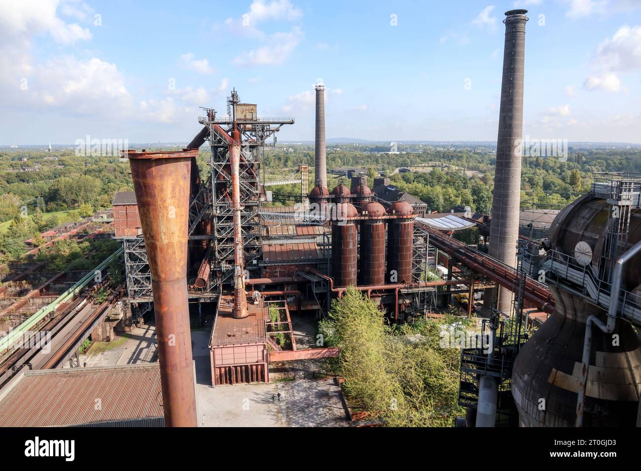 DEU, Deutschland, Nordrhein-Westfalen, Duisburg, 30.09.2023: Landschaftspark Duisburg-Nord, angelegt rund um ein stillgelegtes Hüttenwerk im Stadtteil Meiderich. Entstanden im Rahmen der Internationalen Bauausstellung Emscher Park. Hochofen. *** DEU, Germany, North Rhine-Westphalia, Duisburg, 30 09 2023 Duisburg North Landscape Park, created around a disused ironworks in the Meiderich district Developed as part of the Emscher Park International Building Exhibition Blast Furnace Credit: Imago/Alamy Live News Stock Photo