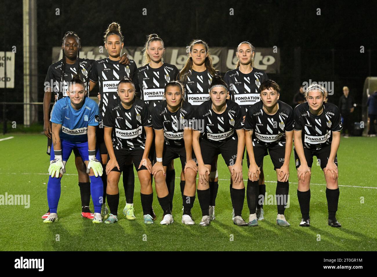 team of Charleroi with up from L to R Francesca Lueya (8) of Charleroi Dilara Soley Deli (5) of Charleroi Florine Dominique Danquois (4) of Charleroi Leila Seret (22) of Charleroi Ilona Crea (15) of Charleroi down from L to R goalkeeper Cellya Carette (1) of Charleroi Emma Michele Mozet (6) of Charleroi Melissa Tom (77) of Charleroi Lise Nathalie Michalak (10) of Charleroi Romane Jadoulle (19) Of Charleroi Coline DHaeyer (14) of Charleroi pictured during a female soccer game between Sporting du pays de Charleroi and Zulte-Waregem on the 6th matchday of the 2023 - 2024 seas Stock Photo