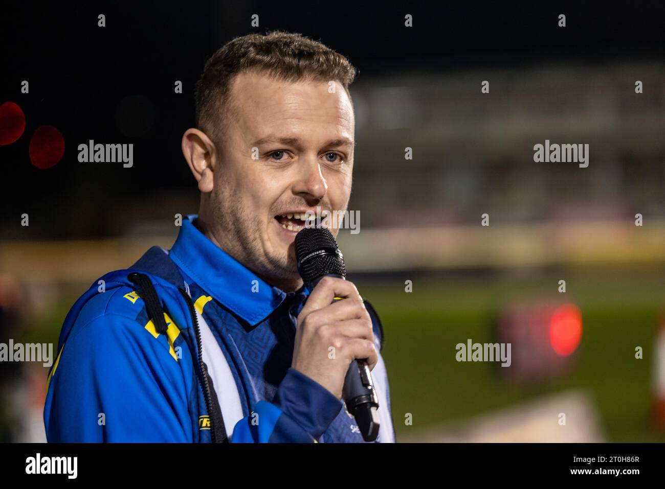 Guest announcer hi-res stock photography and images - Alamy