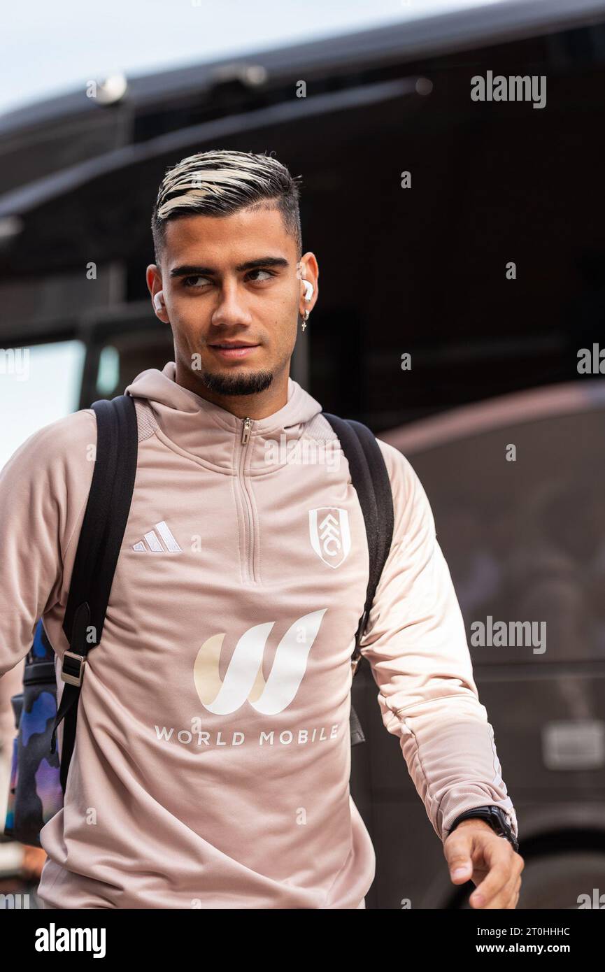 Andreas Pereira of Fulham walks off the team bus ahead of the Premier