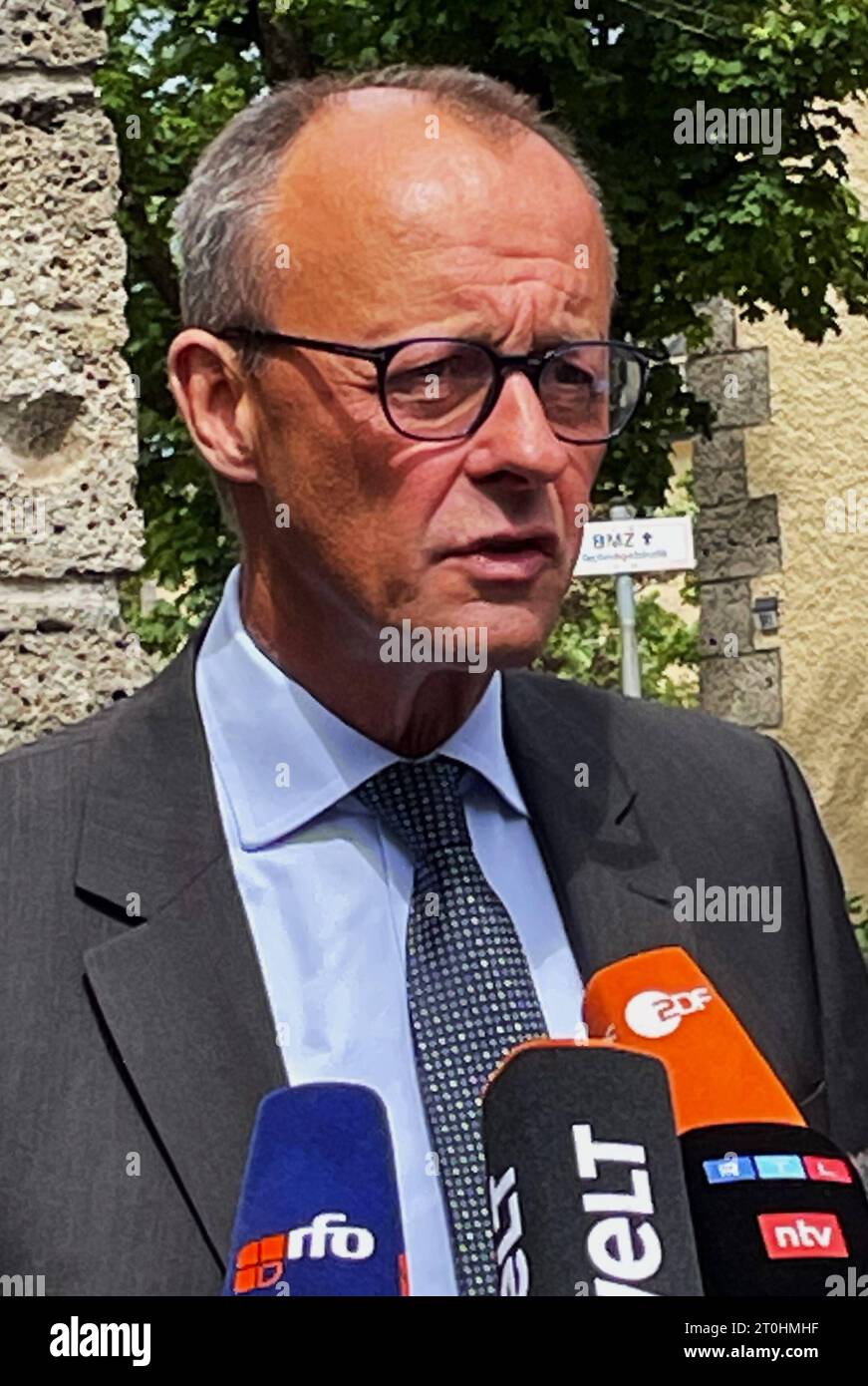 JoachimFriedrich Martin Josef Merz, geboren 1955 in Brilon, ist ein deutscher Politiker der CDU