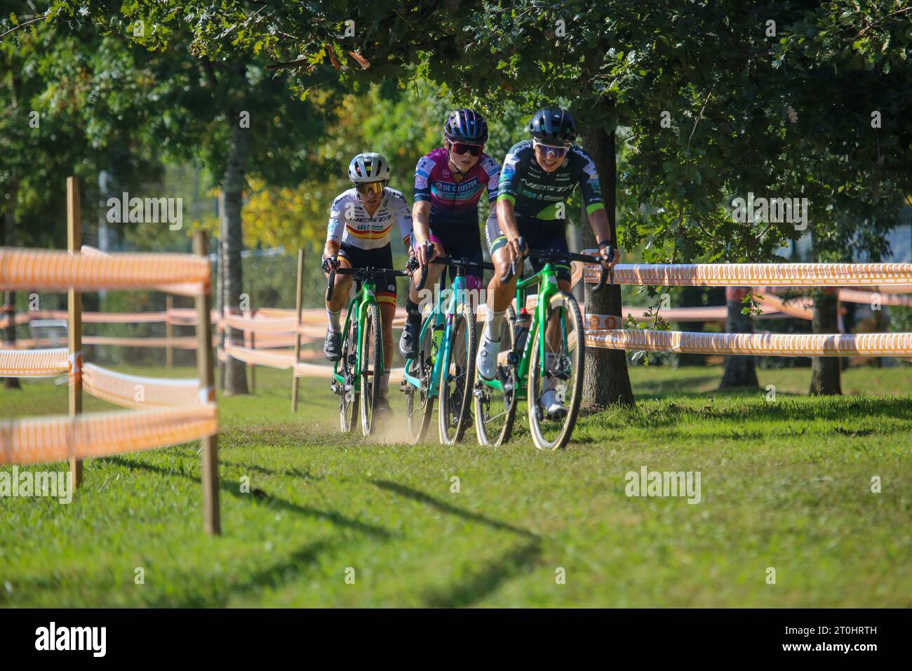 Pontevedra, Spain, 07th October, 2023: Nesta - MMR CX Team cyclist Sofia Rodriguez (3, R) leads the race ahead of Laura Verdonschot (2) and Lucia Gonzalez (1, L) during the women's elite race of the Grand Prix Cidade de Pontevedra 2023, on October 7, 2023, in Pontevedra, Spain. Credit: Alberto Brevers / Alamy Live News. Stock Photo