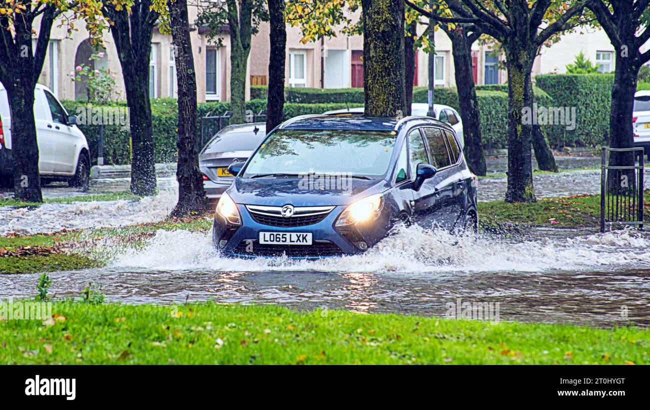 Glasgow, Scotland, UK. 7th October, 2023. UK Weather Wet and windy saw a deluge in the town and