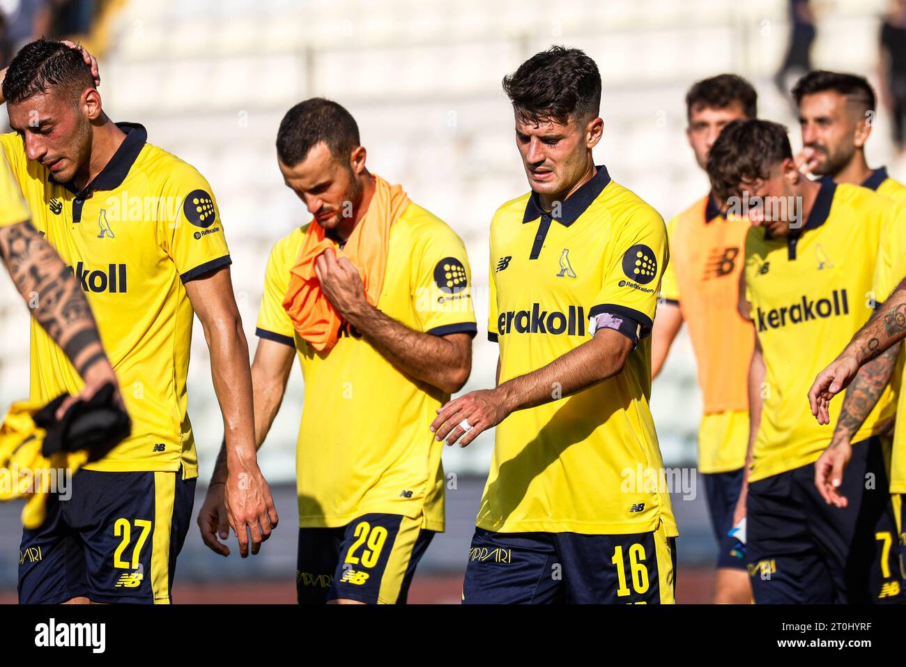 Modena, Italy. 07th Oct, 2023. Giovanni Zaro (Modena) and Federico Di  Francesco (Palermo) during Modena FC vs Palermo FC, Italian soccer Serie B  match in Modena, Italy, October 07 2023 Credit: Independent