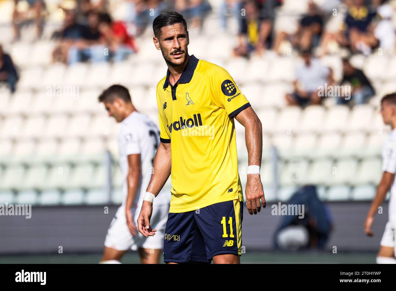 Modena, Italy. 07th Oct, 2023. Giovanni Zaro (Modena) and Federico Di  Francesco (Palermo) during Modena FC vs Palermo FC, Italian soccer Serie B  match in Modena, Italy, October 07 2023 Credit: Independent