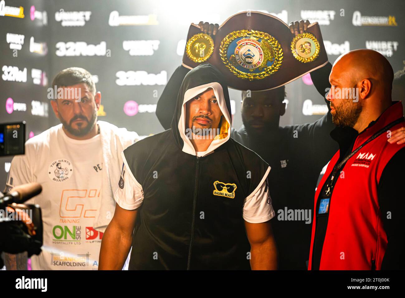 LONDON, UNITED KINGDOM. 06 Oct, 23. Ellis Zorro vs Luca D'Ortenzi  - Vacant Commonwealth Silver Featherweight Championship during Zorro vs D'Ortenzi Fight Night and undercards at York Hall on Friday, October 06, 2023 in LONDON, ENGLAND. Credit: Taka G Wu/Alamy Live News Stock Photo