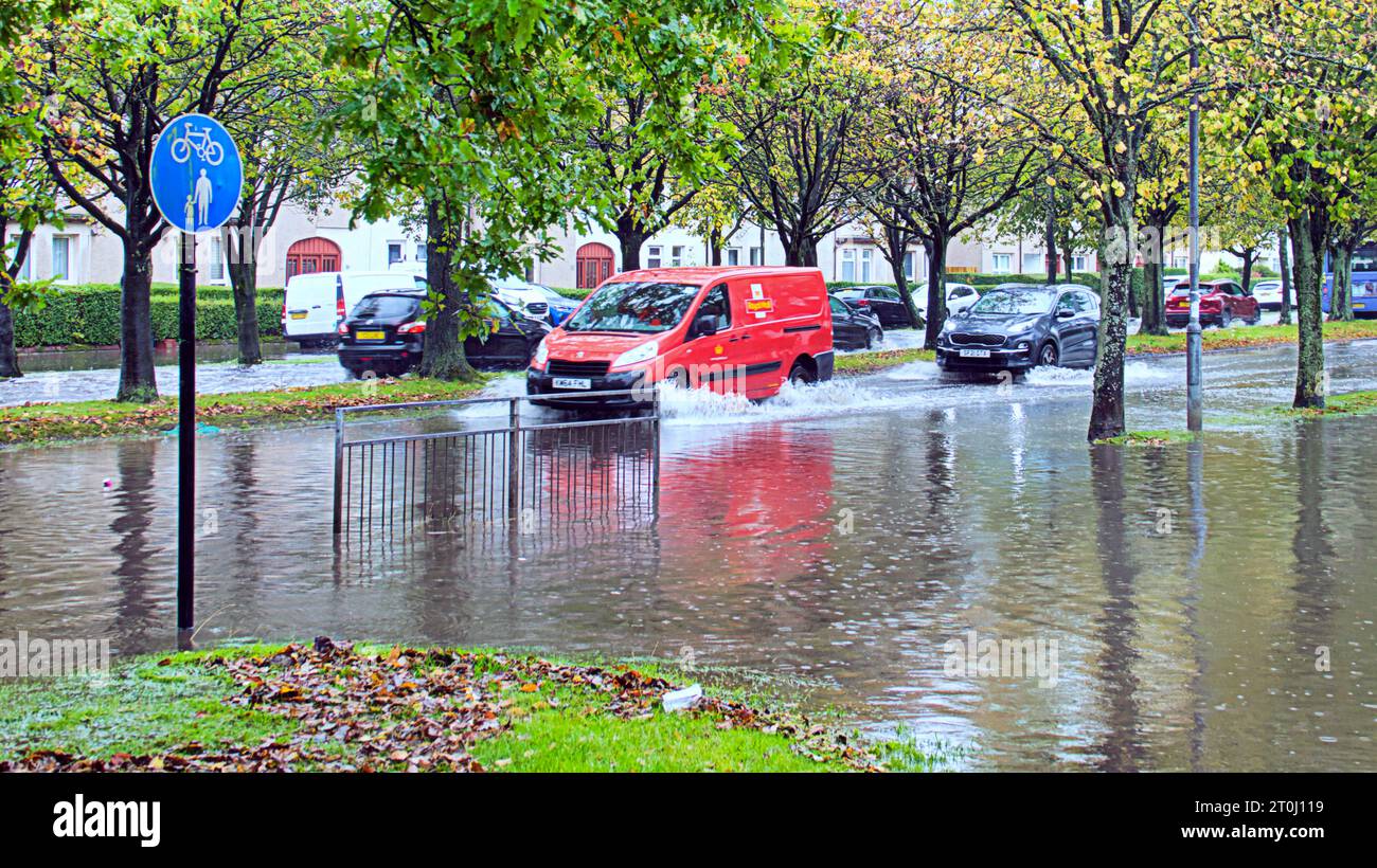 Glasgow, Scotland, UK. 7th October, 2023. UK Weather Wet and windy saw a deluge in the town and
