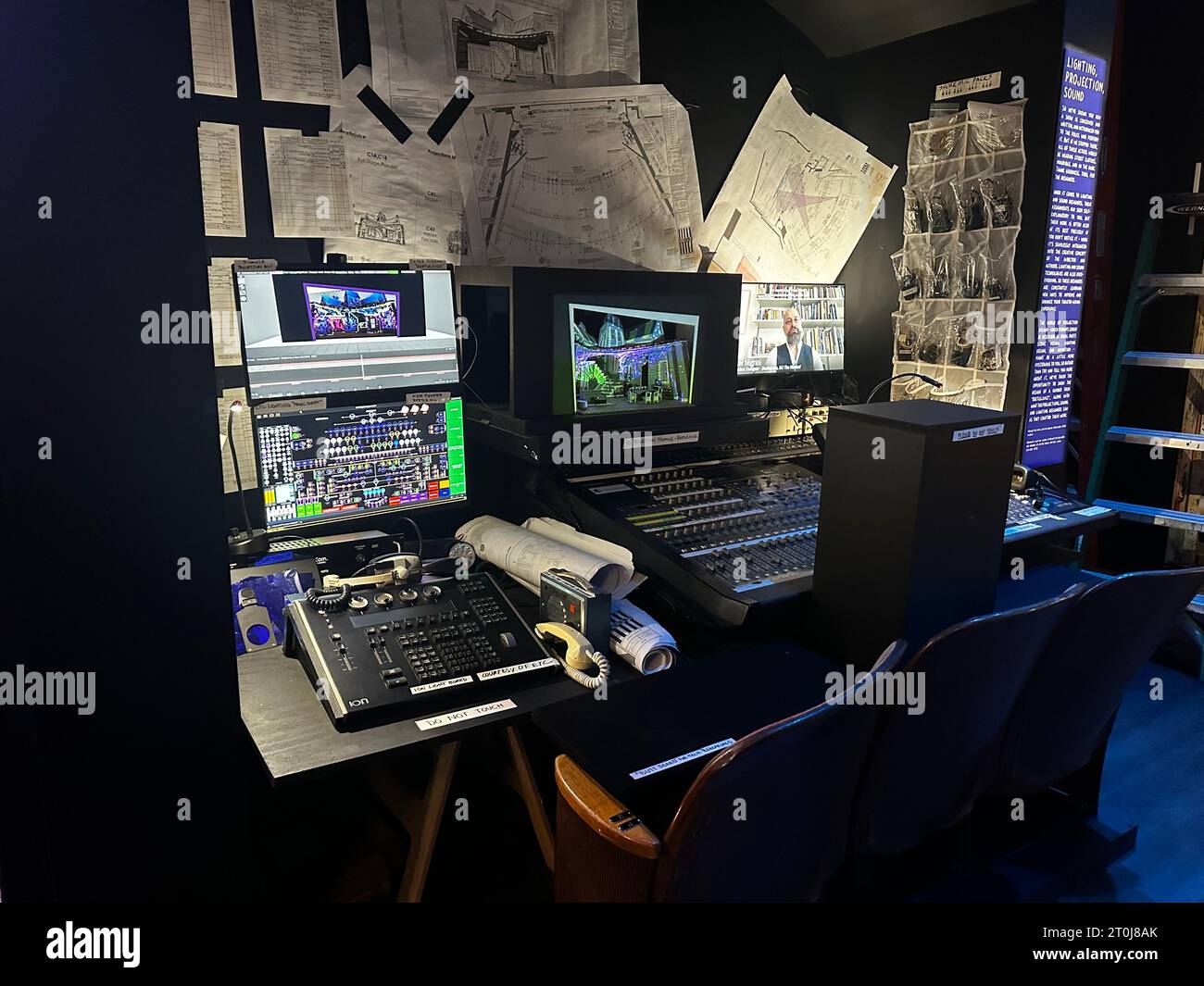 Sound effect booth hi-res stock photography and images - Alamy