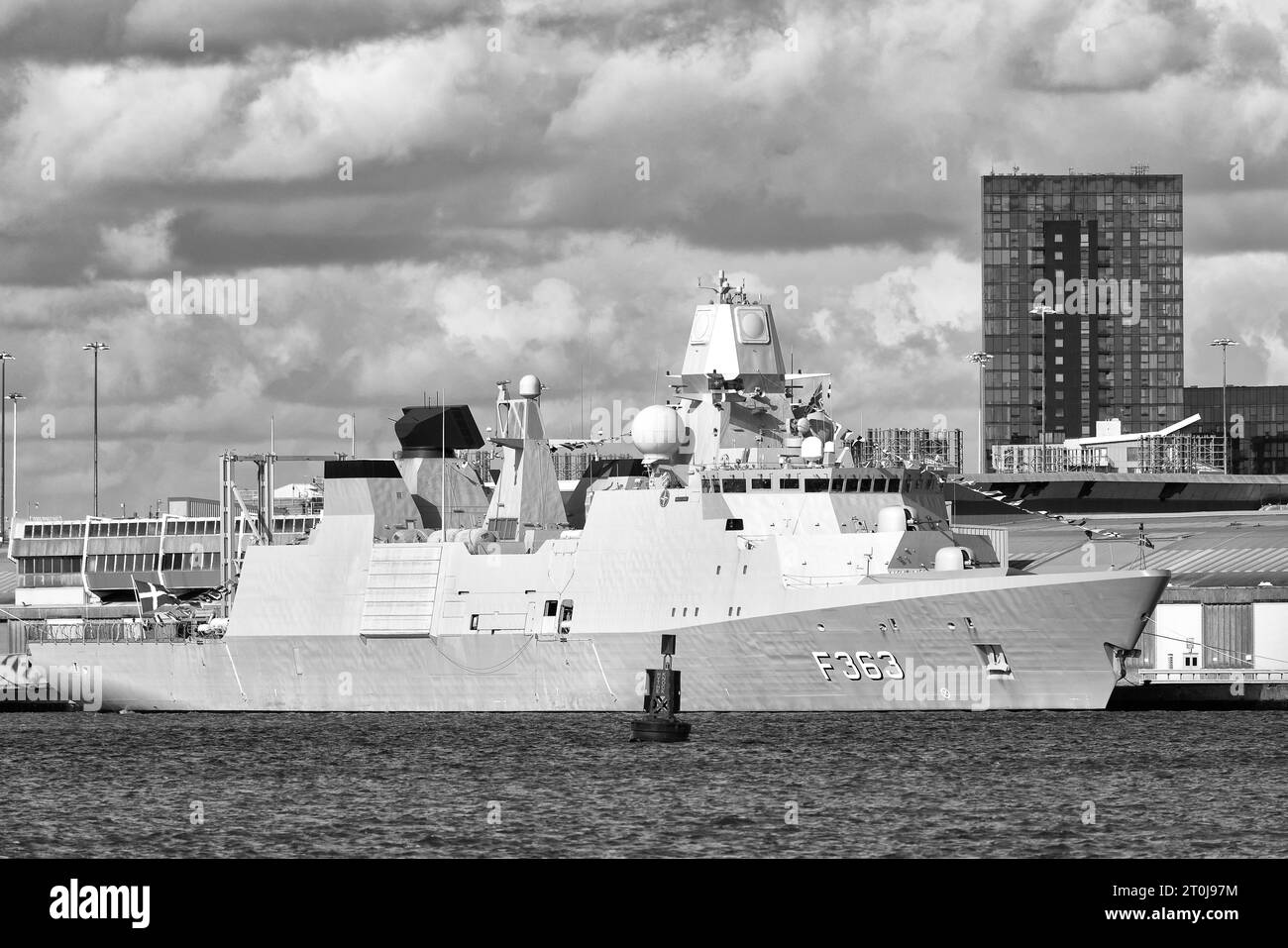 Black And White Photo Of The Royal Danish Air Defence Frigate HDMS Niels Juel (F363) Moored In Southampton, UK Together With Other NATO Warships Stock Photo