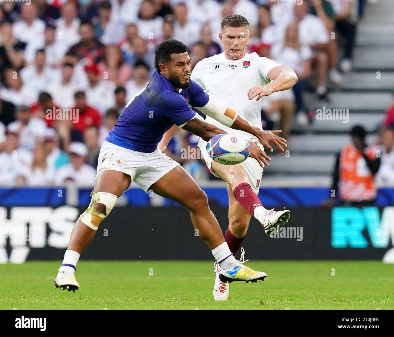Samoa's Tumua Manu attempts to tackle England captain Owen Farrell during the Rugby World Cup 2023, Pool D match at Stade Pierre Mauroy in Lille, France. Picture date: Saturday October 7, 2023. Stock Photo