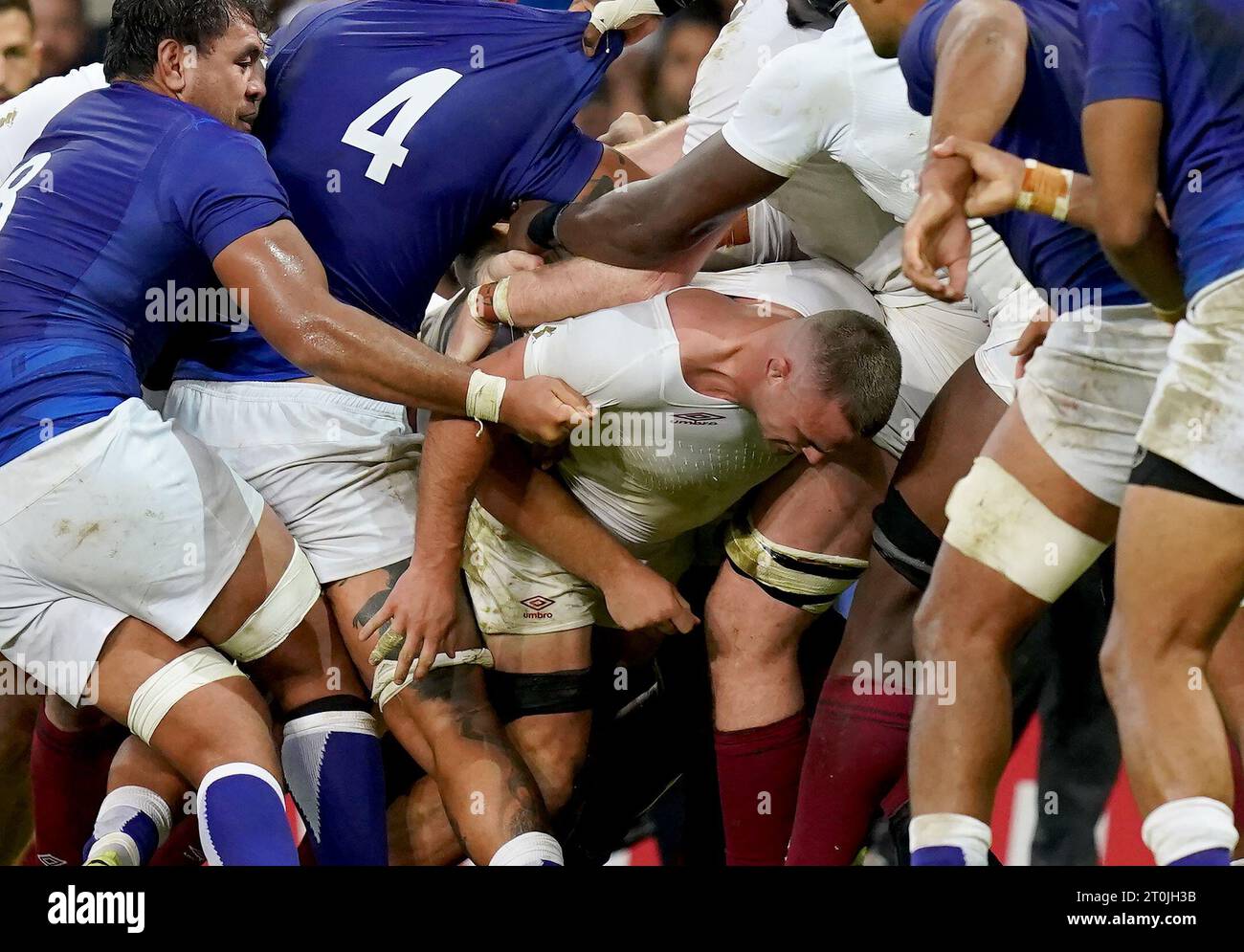 England's Ben Earl (centre) in the middle of a scrum during the Rugby ...