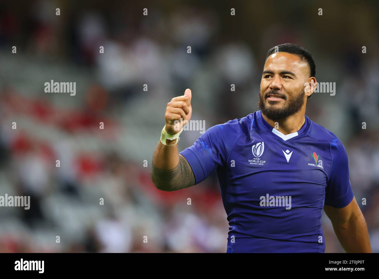 Lille, France. 7th Oct, 2023. Manu Tuilagi of England thanks the crowd after the Rugby World Cup 2023 match at Stade Pierre Mauroy, Lille. Picture credit should read: Paul Thomas/Sportimage Credit: Sportimage Ltd/Alamy Live News Stock Photo