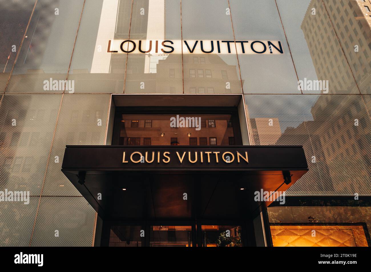 AVENTURA, USA - AUGUST 23, 2018: Louis Vuitton famous boutique in Aventura  Mall. Louis Vuitton is a French fashion house and luxury retail company fou  Stock Photo - Alamy