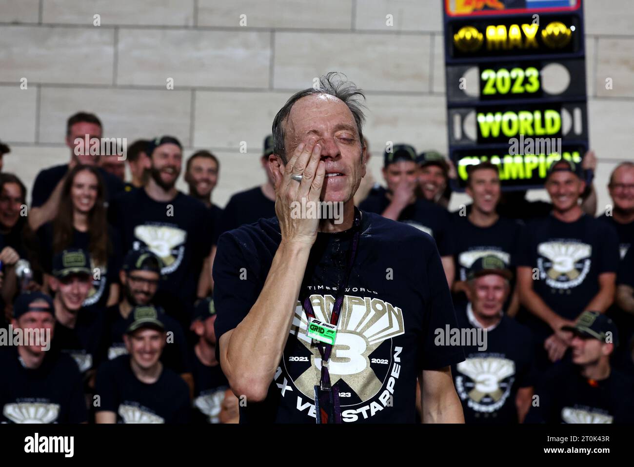 Doha, Qatar. 07th Oct, 2023. Mark Thompson (GBR) Photographer with Red ...