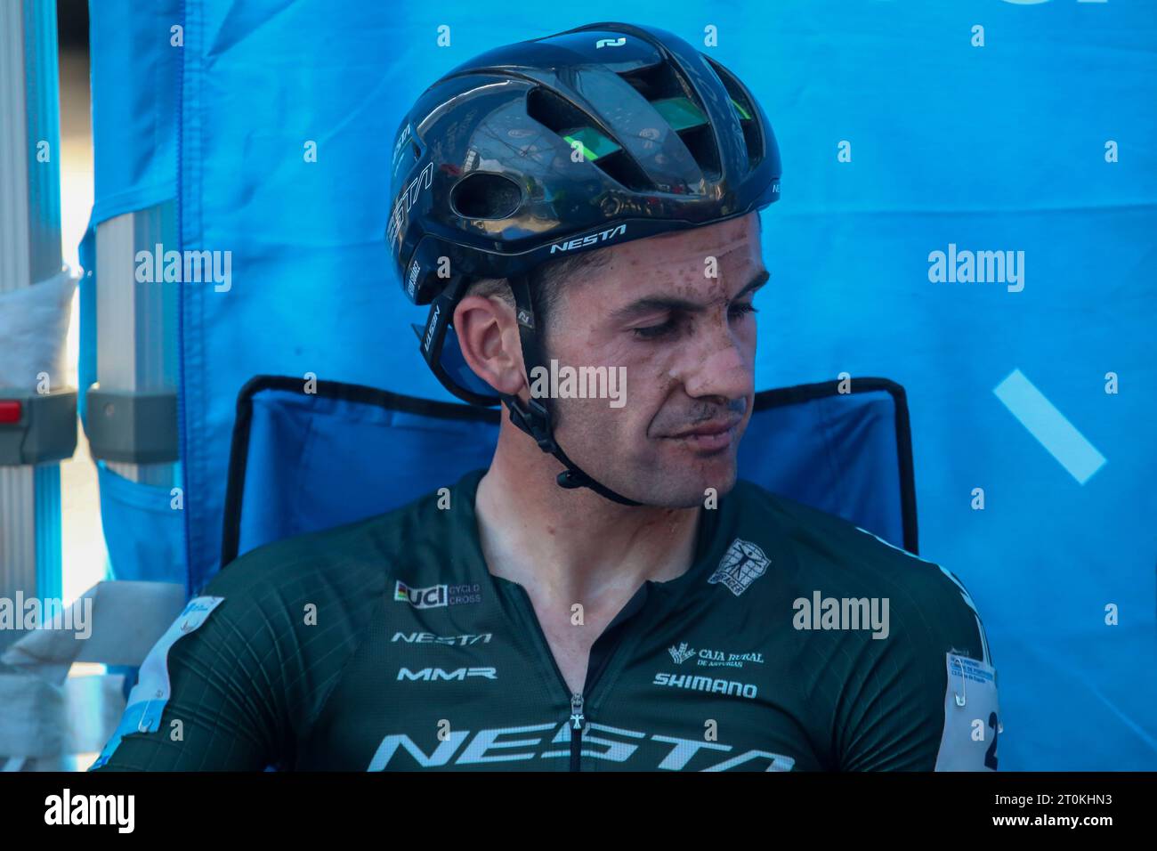 Pontevedra, Galicia, Spain. 7th Oct, 2023. Pontevedra, Spain, 07th October, 2023: The cyclist of the Nesta - MMR CX Team, Kevin Suarez (2) after finishing the race during the men's elite test of the Gran Premio Cidade de Pontevedra 2023, on October 07, 2023, in Pontevedra, Spain. (Credit Image: © Alberto Brevers/Pacific Press via ZUMA Press Wire) EDITORIAL USAGE ONLY! Not for Commercial USAGE! Stock Photo