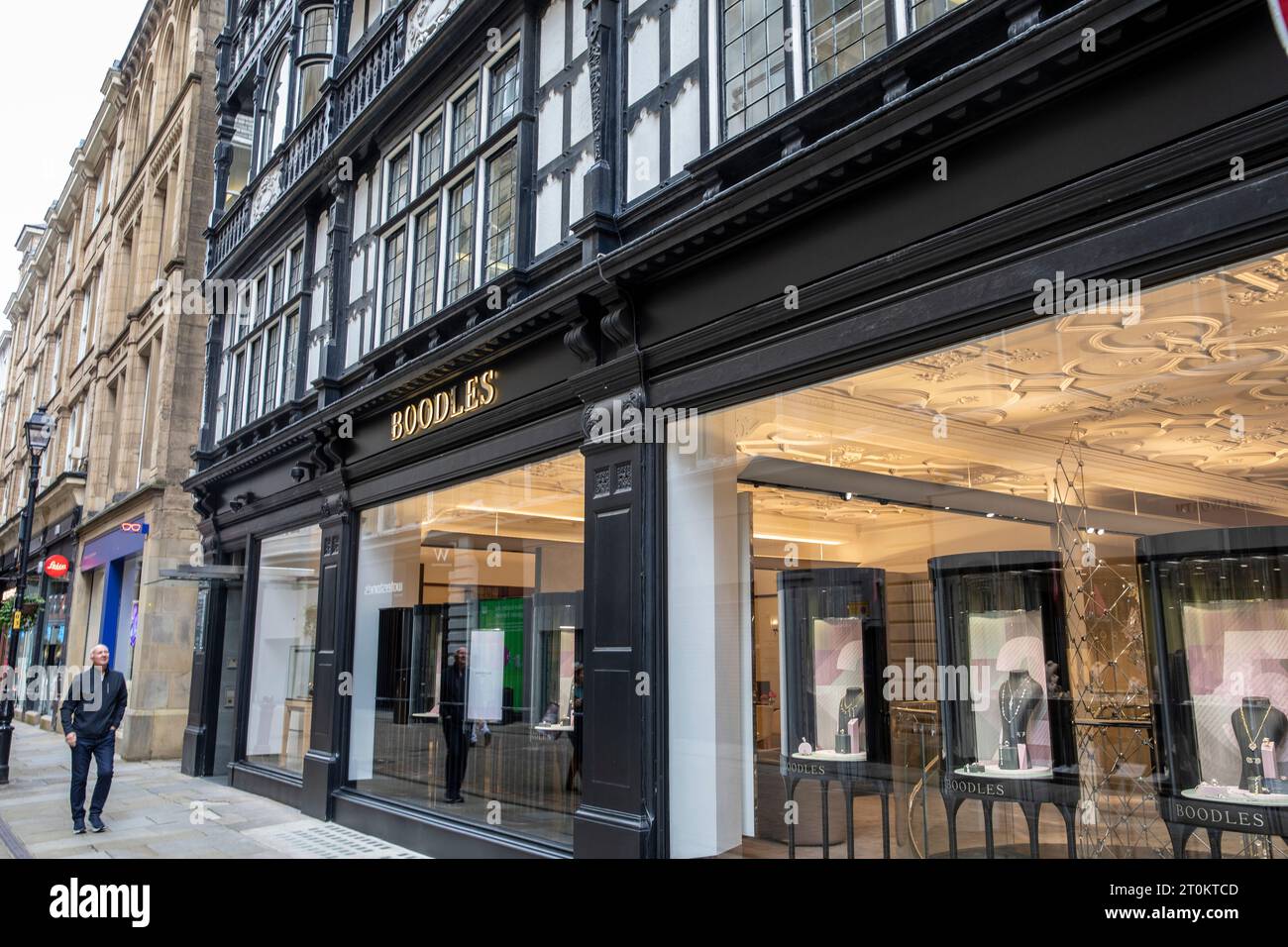 Boodles is a privately held British luxury jeweller and jewellery designer group founded in 1798, pictured store in Manchester city centre,England,UK Stock Photo