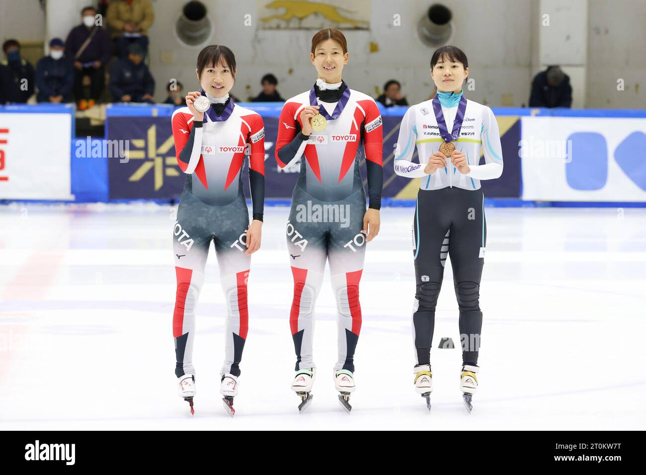 Teisan ice skating training center, Nagano, Japan. 7th Oct, 2023. (L to