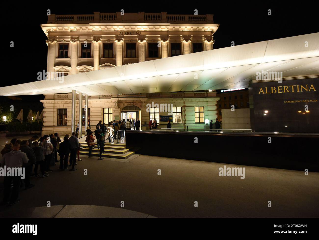 Vienna, Austria. 7th Oct, 2023. People wait to attend the 'Long Night of Museums' event at Albertina museum in Vienna, Austria, Oct. 7, 2023. Austria on Saturday held the 'Long Night of Museums' cultural event, during which museums and galleries nationwide remained open from 6 p.m. to 1 a.m. Sunday. Credit: He Canling/Xinhua/Alamy Live News Stock Photo