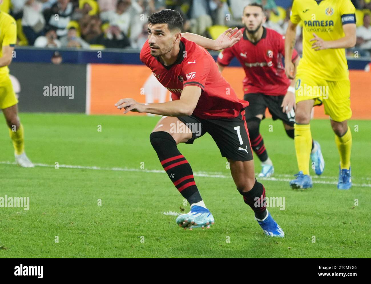 Vila Real, Espagne. 05th Oct, 2023. Martin Terrier of Stade Rennais misses a penalty during the UEFA Europa League, Group F football match between Villarreal CF and Stade Rennais on October 5, 2023 at Estadio de la Ceramica in Vila-real, Spain - Photo Laurent Lairys/DPPI Credit: DPPI Media/Alamy Live News Stock Photo