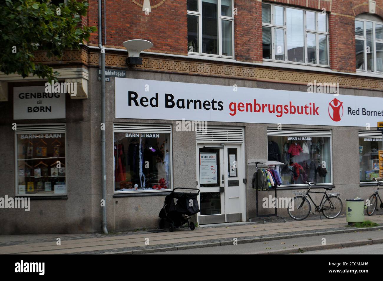 Red Barnet Sane the children hi-res stock photography and images - Alamy