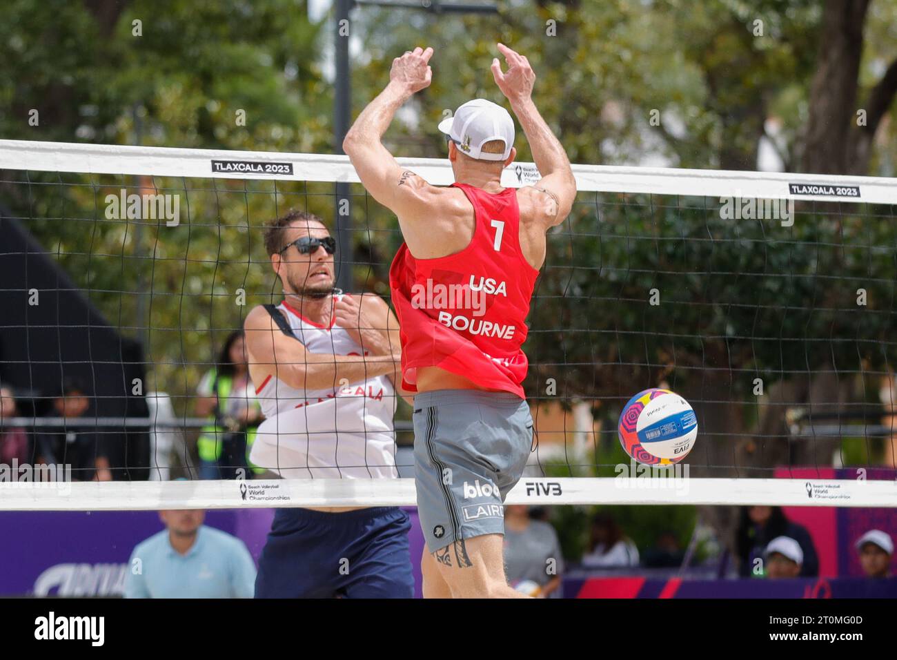 October 7, 2023. Tlaxcala, Mexico: Tri Bourne of United States in action against Jakub Zdybek of Poland During The Men's Volleyvall Match between Poland and United States of Beach Volleyball World Cup. On October 7, 2023 In Tlaxcala, Mexico (Credit Image: © Essene Hernandez/eyepix via ZUMA Press Wire) EDITORIAL USAGE ONLY! Not for Commercial USAGE! Stock Photo