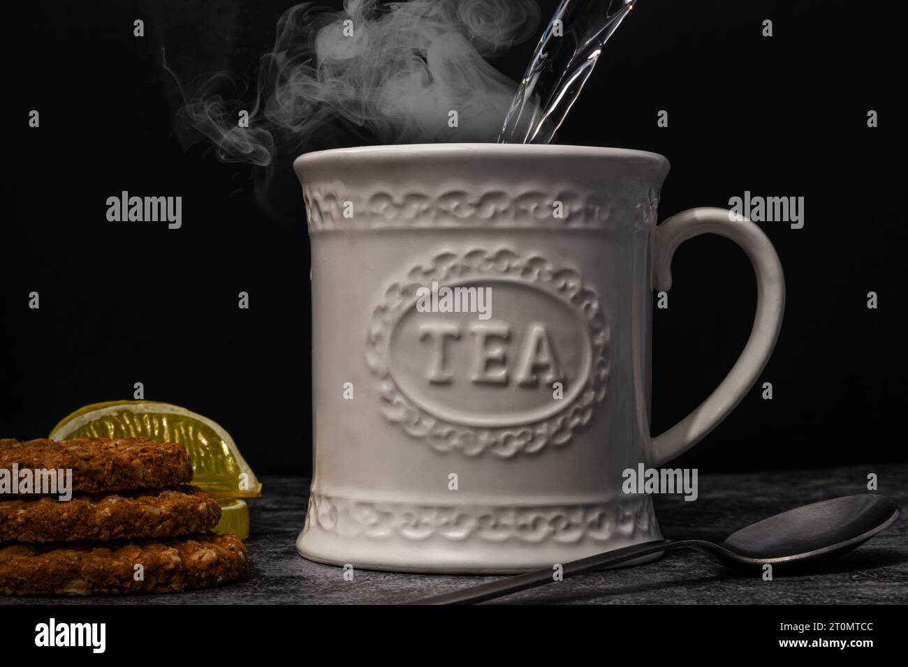 Tea pour white hi-res stock photography and images - Alamy