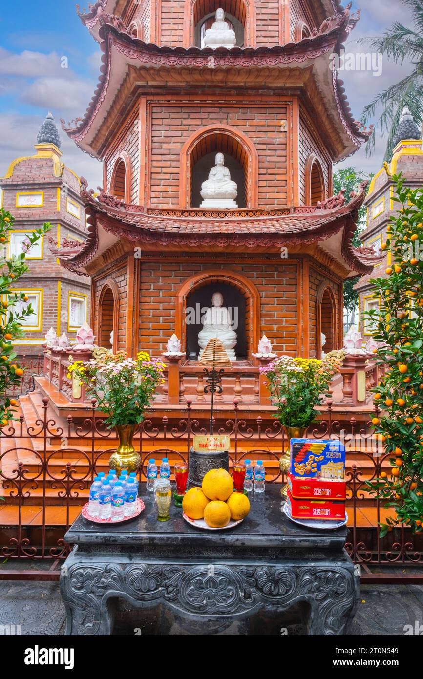 Visit Tran Quoc Pagoda